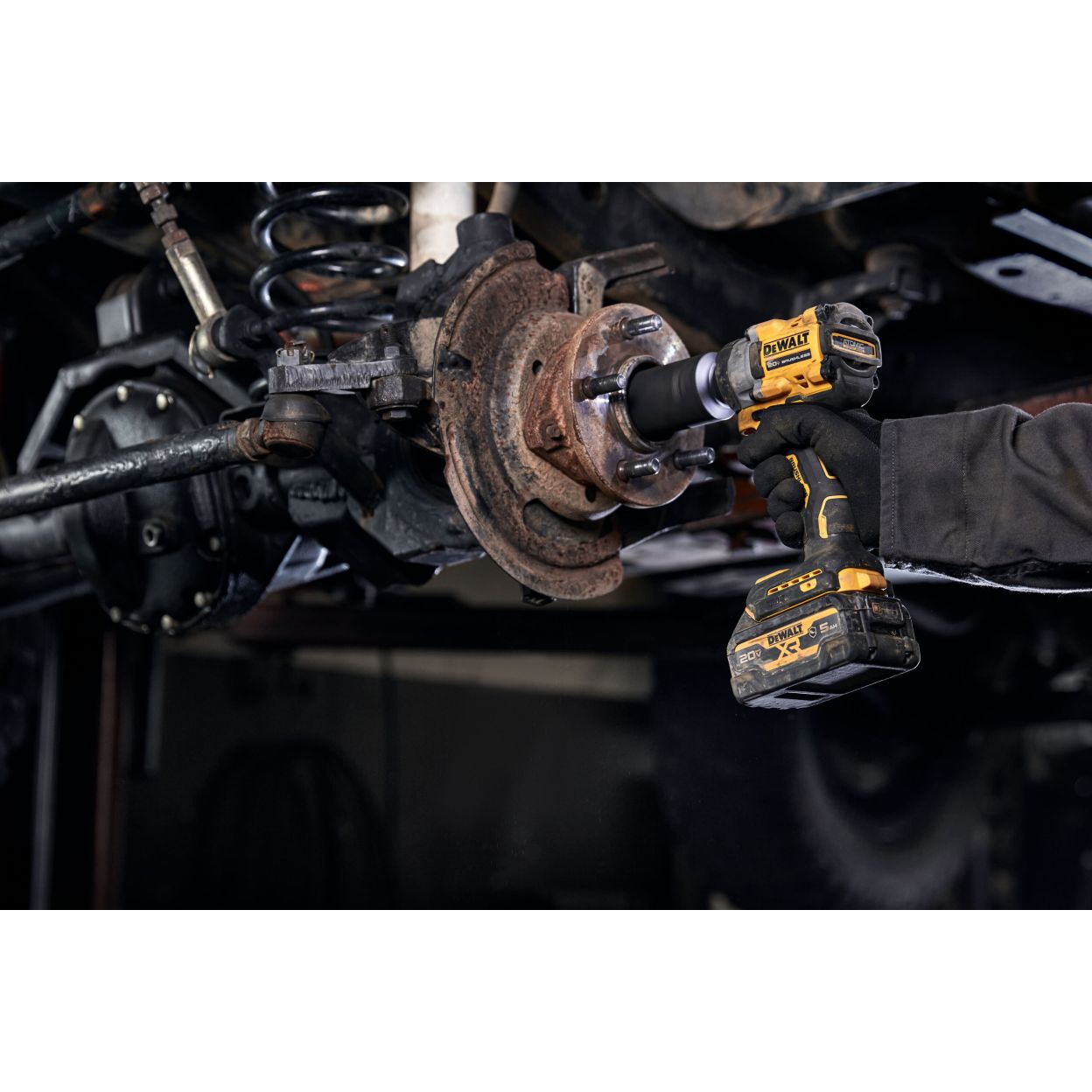 Аккумуляторный гайковерт DEWALT DCF921NT, 18 В, 610 Нм, 3550 уд/мин, без АКБ и ЗУ, в кейсе TSTAK (DCF921NT-XJ)