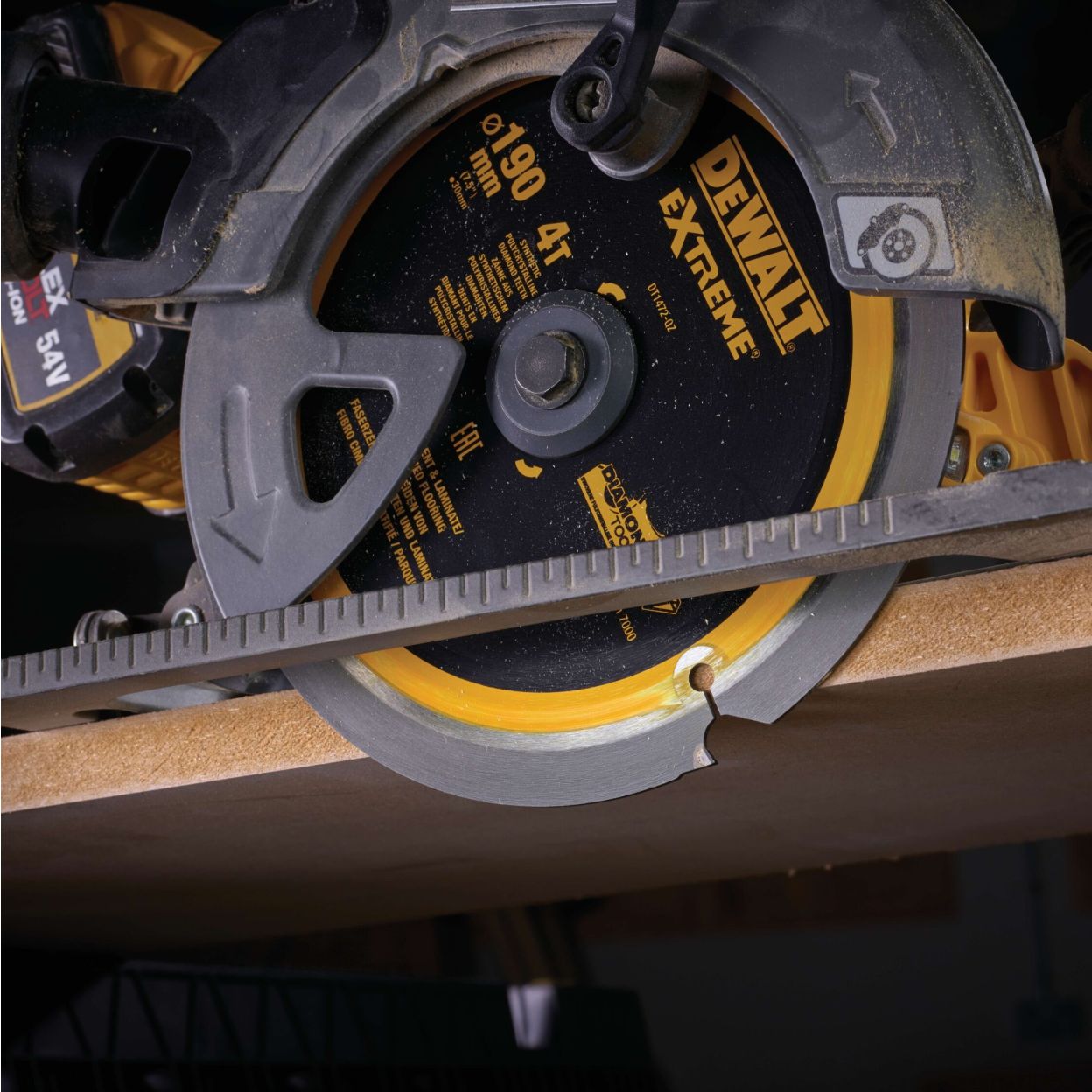 Пильный диск DEWALT DT1472, по фиброцементу, 190х30х1.4 мм (DT1472-QZ)