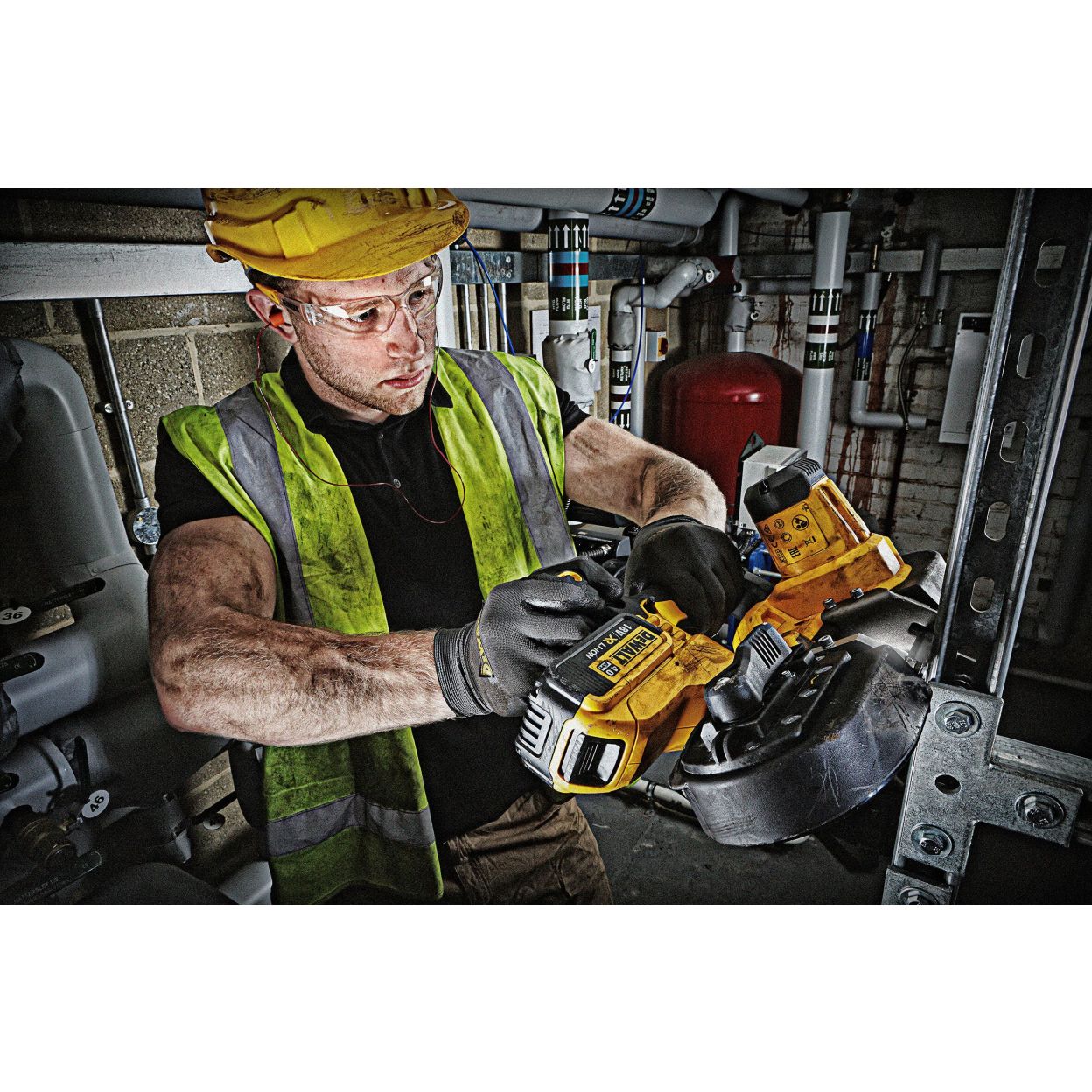 Аккумуляторная ручная ленточная пила по металлу DEWALT DCS371N, 18 В, XR, макс. 63 мм