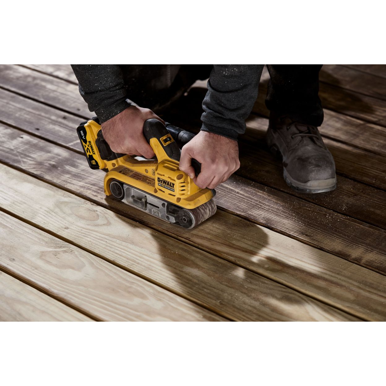 Аккумуляторная ленточная шлифмашина DEWALT DCW220NT, 18 В, 320 м/мин, без АКБ и ЗУ, в кейсе TSTAK