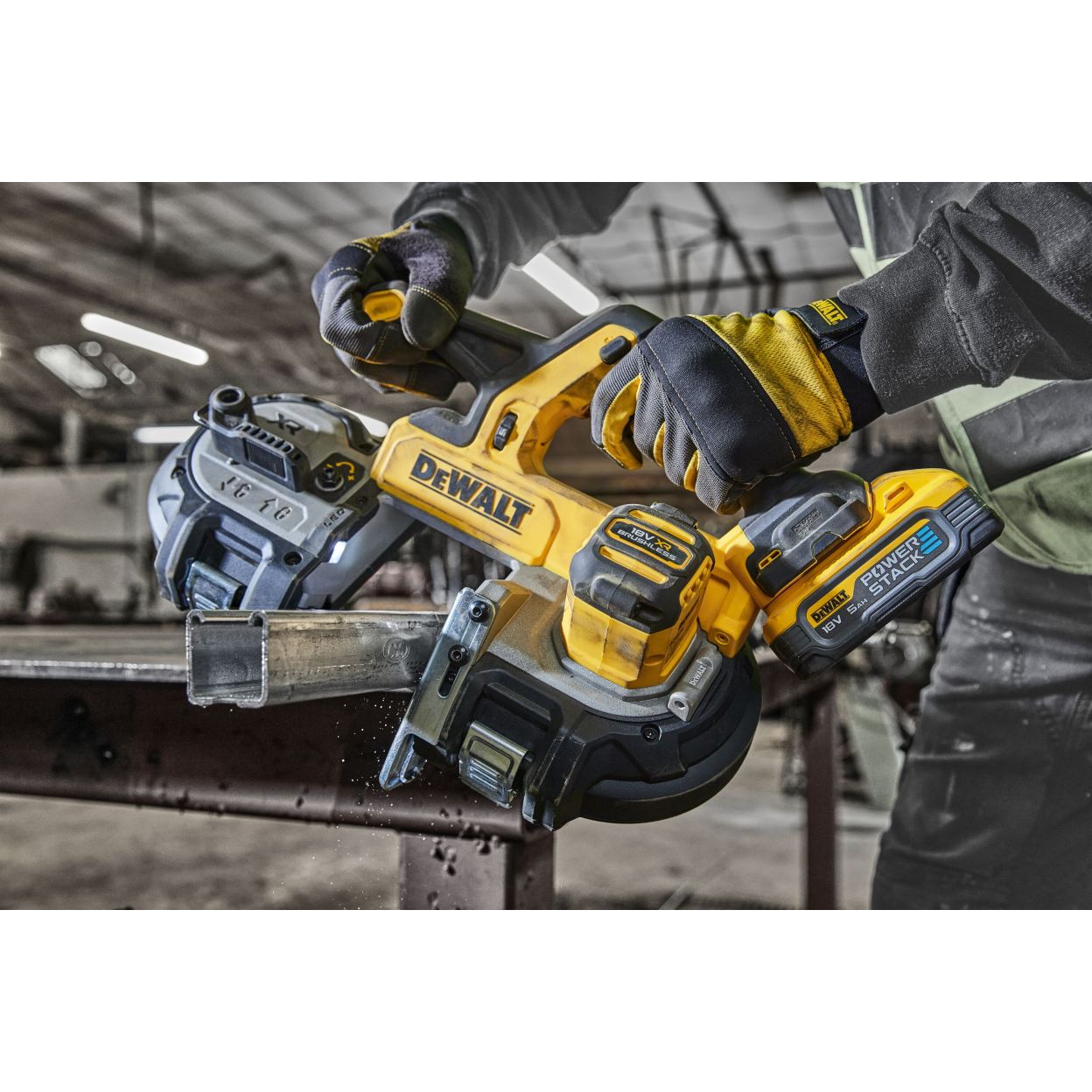 Аккумуляторная ручная ленточная пила DEWALT DCS378N, 18 В, 174 м/мин, без АКБ и ЗУ (DCS378N-XJ)