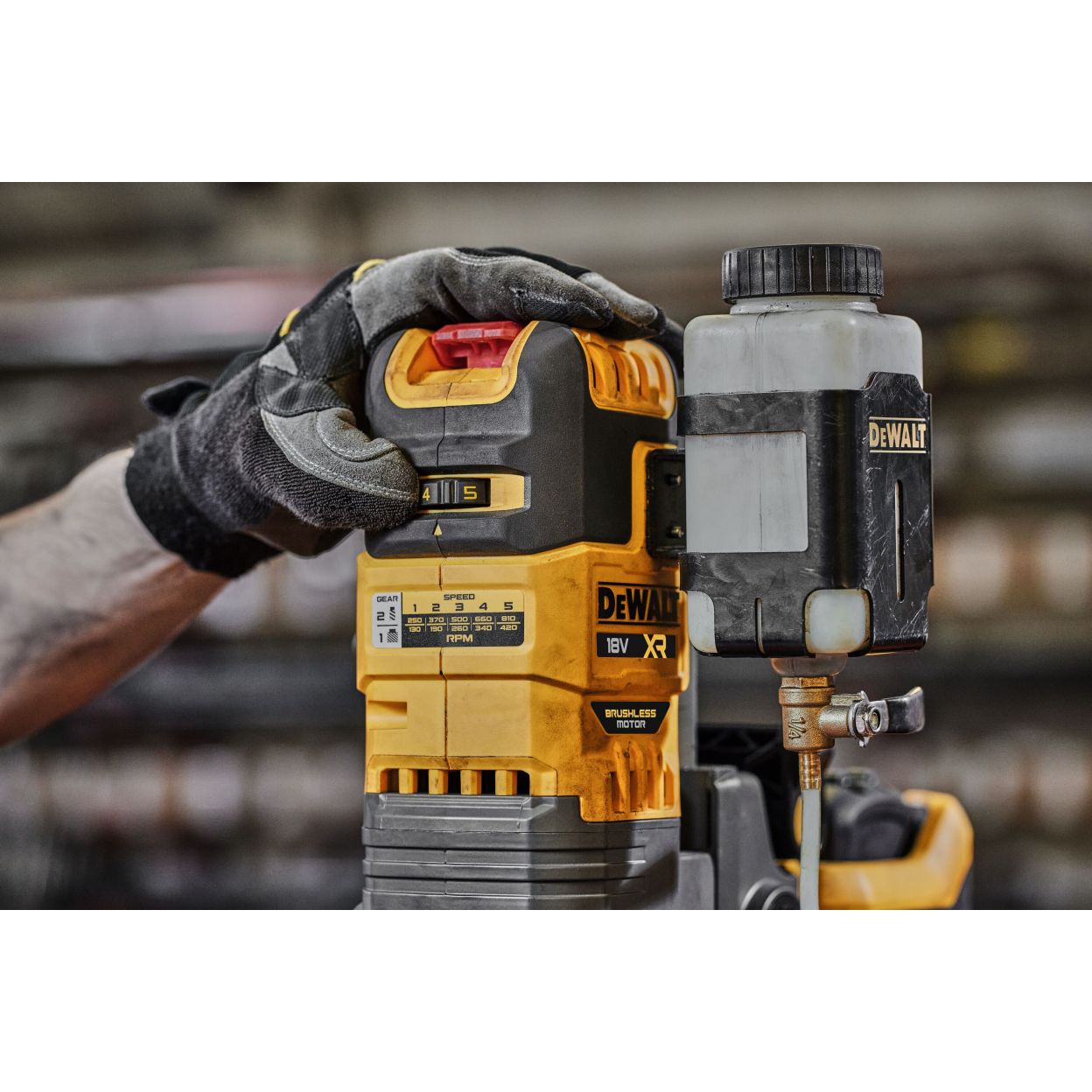 Аккумуляторная магнитная дрель DEWALT DCD1623X2G, 18/54 В, 810 об/мин, с 2 АКБ 9 Ач и ЗУ, в кейсе (DCD1623X2G-QW)
