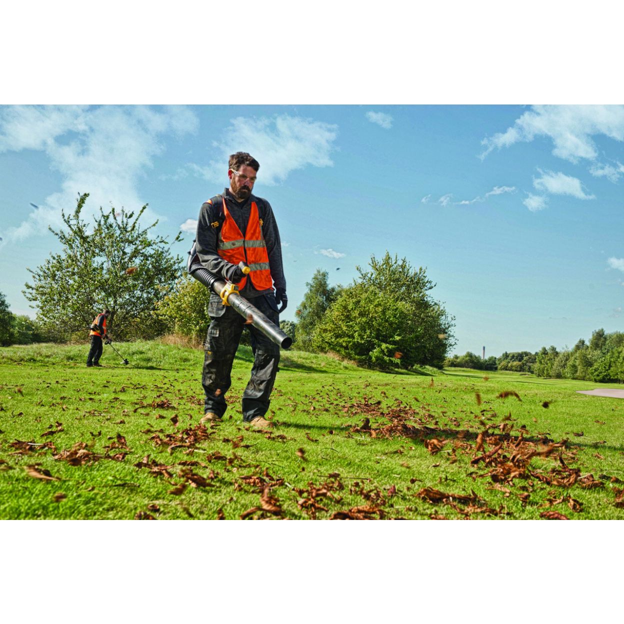 Аккумуляторный воздуходув DEWALT DCM587N, 54 В, 3 Ач. без АКБ и ЗУ