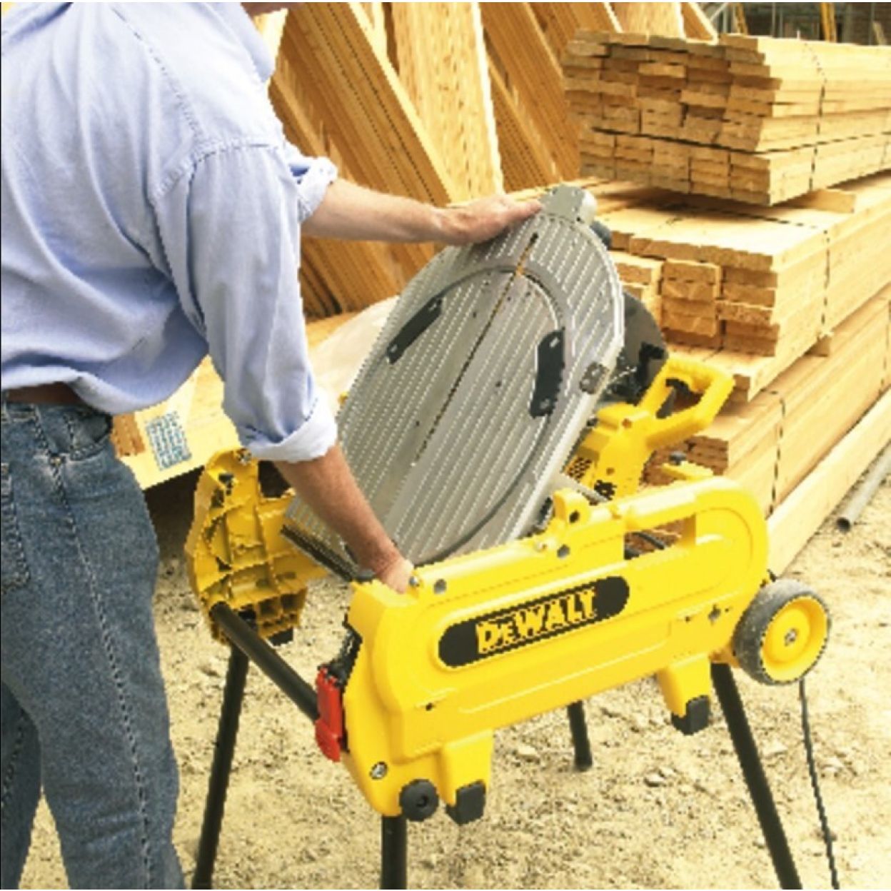 Комбинированная торцовочная-распиловочная пила DEWALT D27107, 2000 Вт, 2850 об/мин