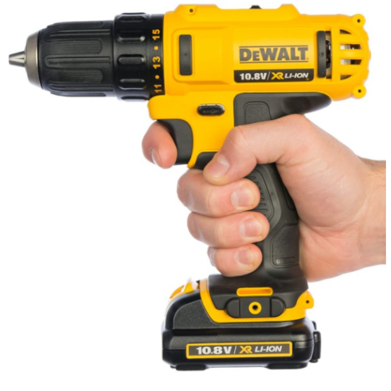 Аккумуляторная дрель-шуруповерт DeWALT DCD710C2P