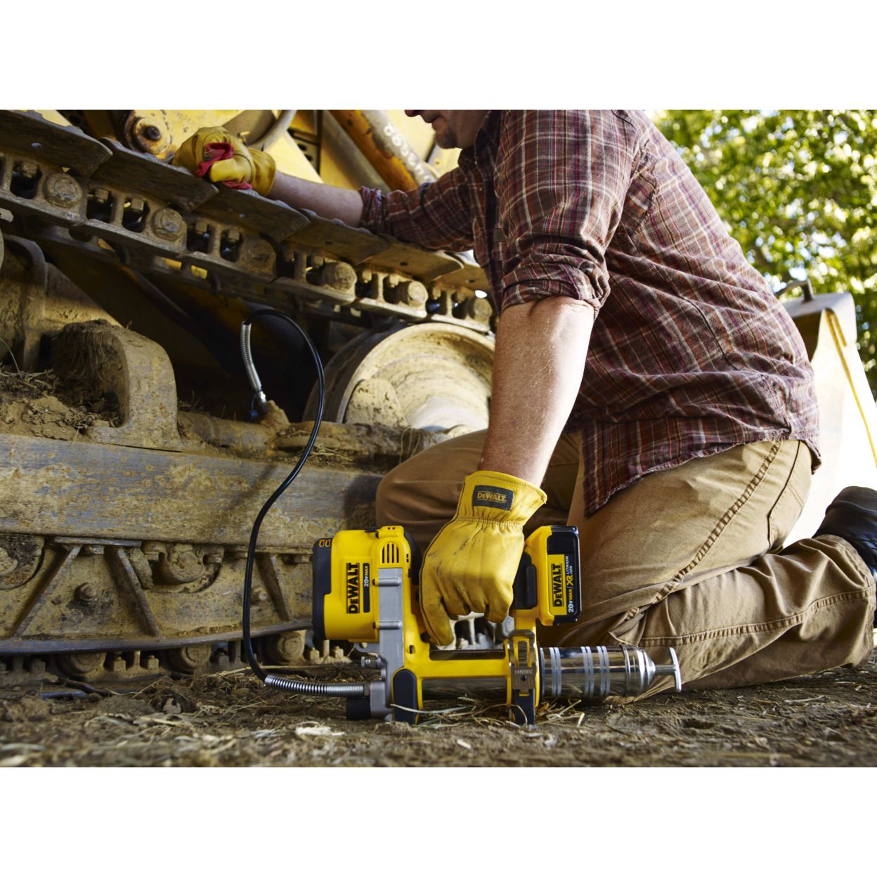 Аккумуляторный смазочный пистолет DEWALT DCGG571NK, 18 В, 690 бар, без АКБ и ЗУ, в кейсе (DCGG571NK-XJ)
