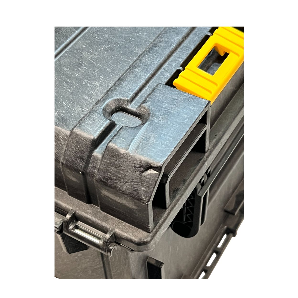 Ящик для инструмента DEWALT TOUGHSYSTEM DS300 (УЦЕНЕННЫЙ ТОВАР) (1-70-322/U1)