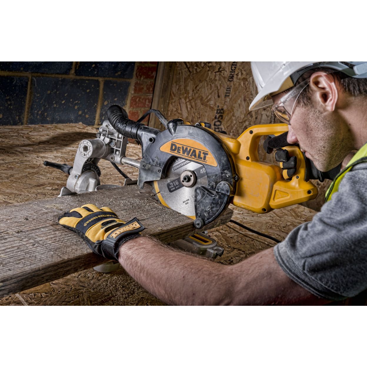 Торцовочная пила DEWALT DWS773, 1300 Вт, 216 мм, 4600 об/мин (DWS773-QS/U1), уцененный товар