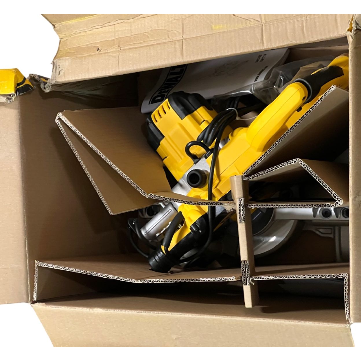 Торцовочная пила DEWALT DWS773, 1300 Вт, 216 мм, 4600 об/мин (DWS773-QS/U1), уцененный товар