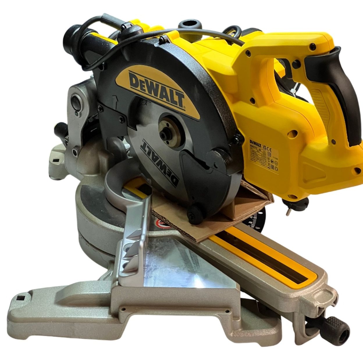 Торцовочная пила DEWALT DWS773, 1300 Вт, 216 мм, 4600 об/мин (DWS773-QS/U1), уцененный товар