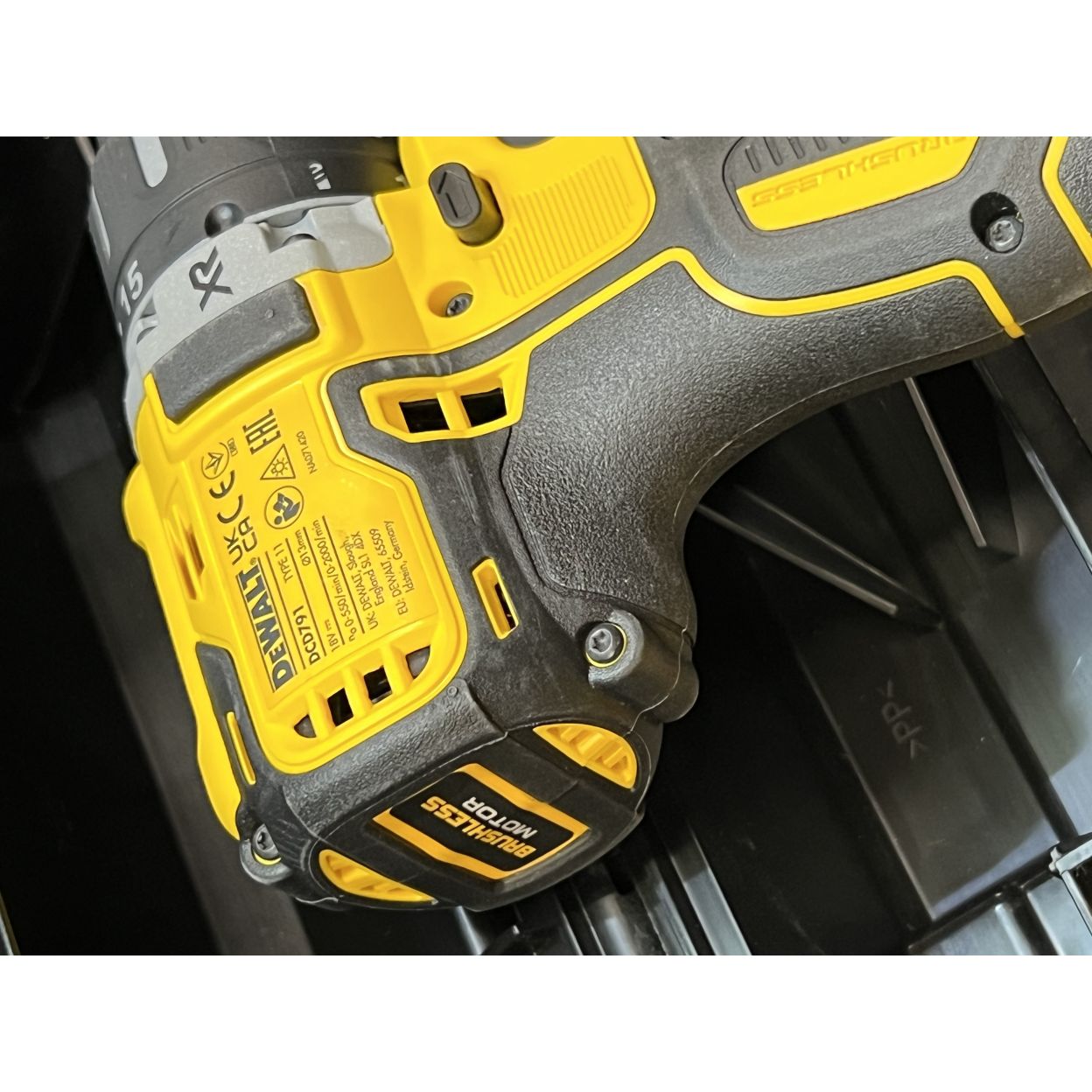Аккумуляторная дрель-шуруповерт DEWALT DCD791D2, 18 В, 2000 об/мин, с 2 АКБ 2 Ач и ЗУ, в кейсе TSTAK(УЦЕНЕННЫЙ ТОВАР) (DCD791D2-QW/U1)