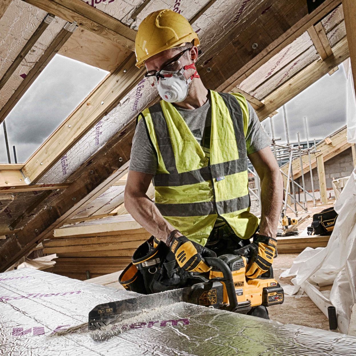 Аккумуляторная аллигаторная пила DEWALT DCS398T2, 54 В, 2400 ход/мин, 40 мм, с 2 АКБ 2 Ач и ЗУ (DCS398T2-QW)
