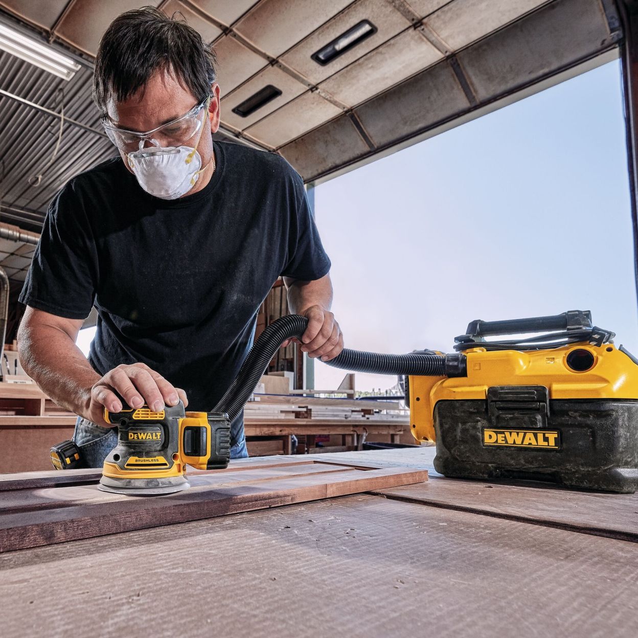 Аккумуляторная эксцентриковая шлифмашина DEWALT DCW210P2, 18 В, 125 мм, 12000 кол/мин, с 2 АКБ 5 Ач и ЗУ, в кейсе TSTAK