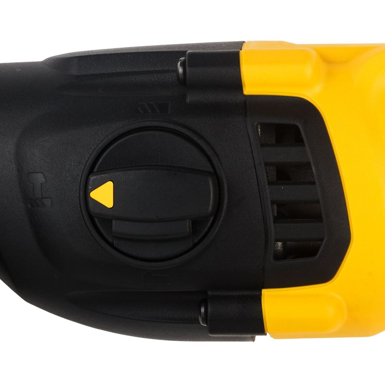 Перфоратор DEWALT D25033K, 710 Вт, 2 Дж, 5680 уд/мин, в кейсе (D25033K-QS)