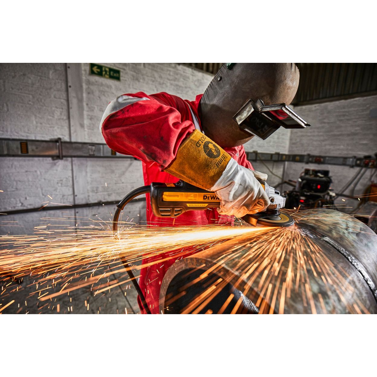 Купить DEWALT DWE4357 угловая шлифмашина, 1700 Вт, 125 мм, 10500 об/мин ...