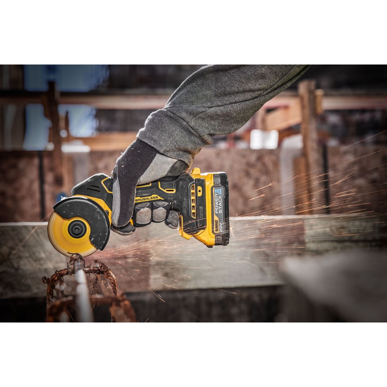 Аккумуляторная отрезная машина DEWALT DCS438N, 18 В, 76 мм, 20000 об/мин, без АКБ и ЗУ