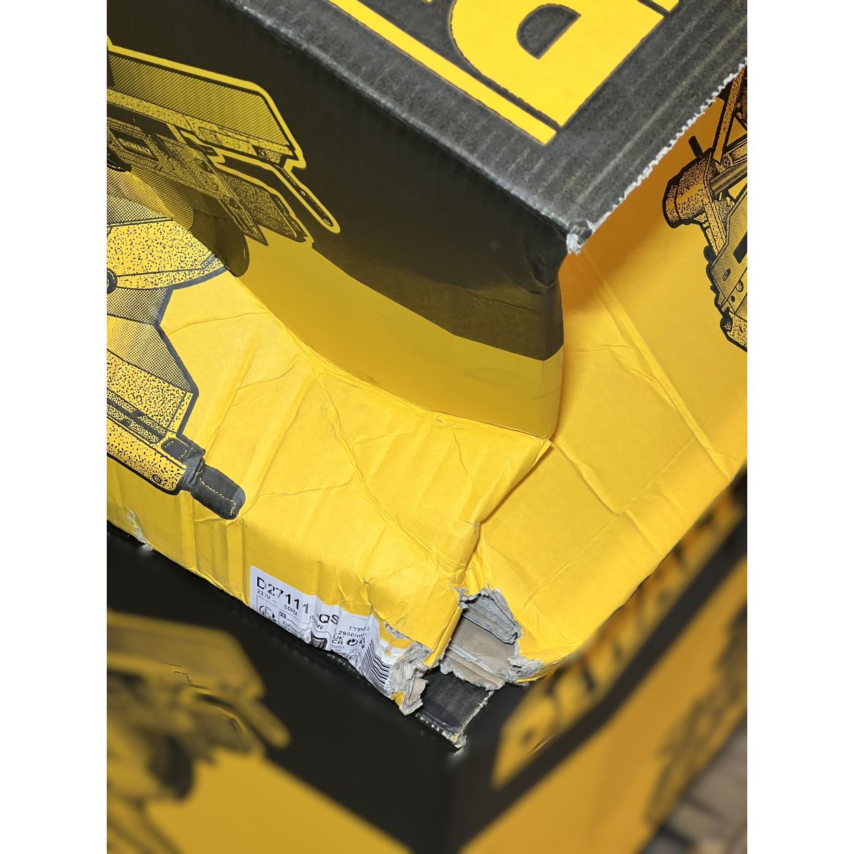 Комбинированная торцовочная пила DEWALT D27111, 1500 Вт, 305 мм, 2950 об/мин, (УЦЕНЕННЫЙ ТОВАР) (D27111-QS/U1)