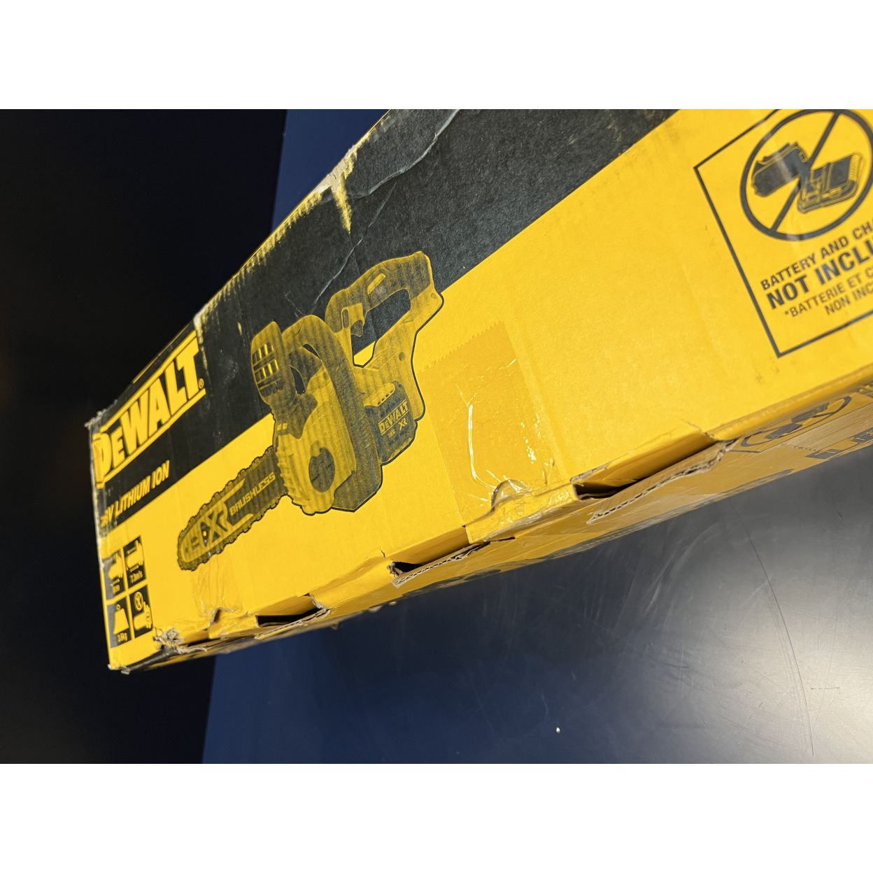 Аккумуляторная цепная пила DEWALT DCM565N, 18 В, 30 см, 7.7 м/с, без АКБ и ЗУ (УЦЕНЕННЫЙ ТОВАР) (DCM565N-XJ/U1)