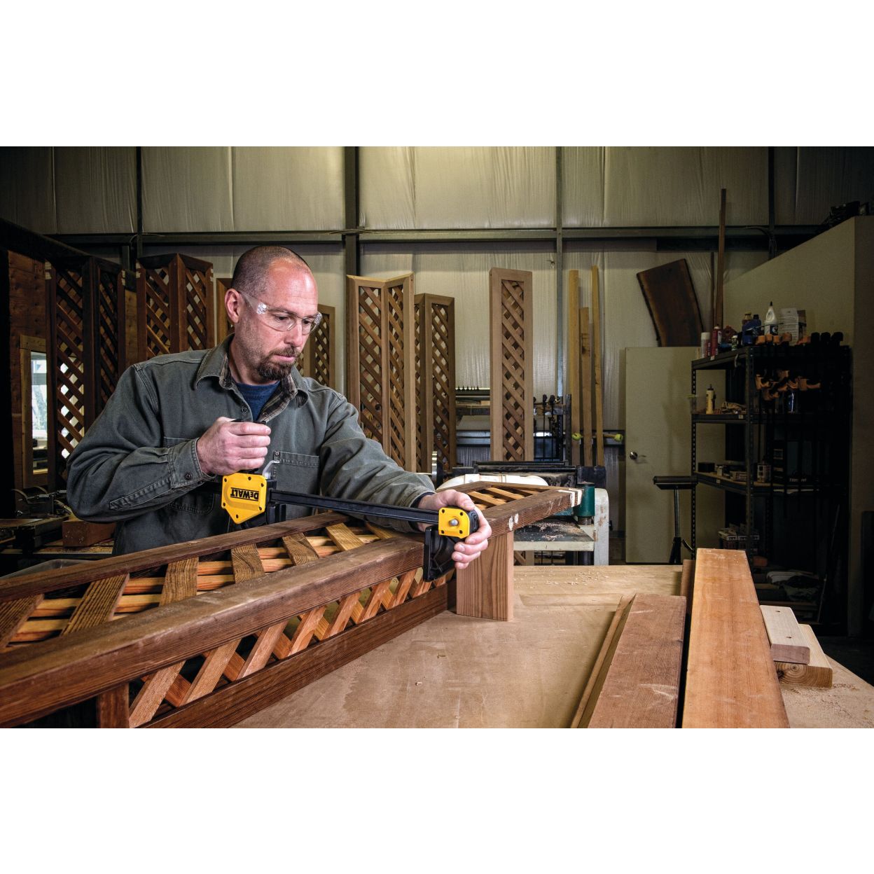 Быстрозажимная струбцина DEWALT DWHT0-83186, 600 мм, 270 кг