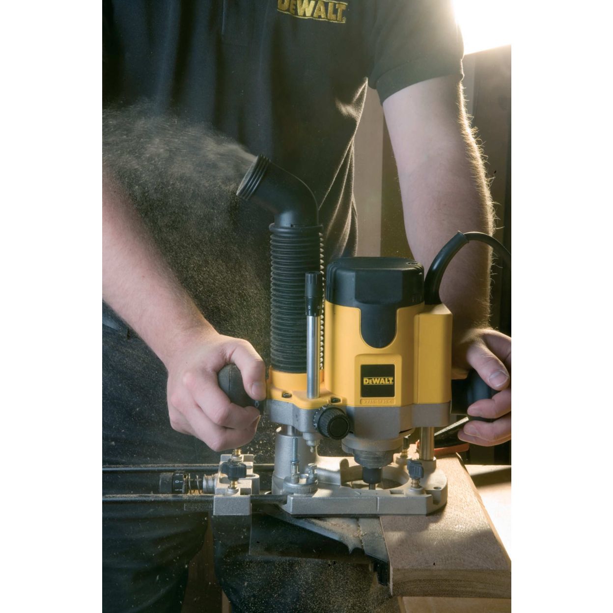 Фрезер DEWALT DW621, 1100 Вт, 24000 об/мин, 55 мм (DW621-QS)