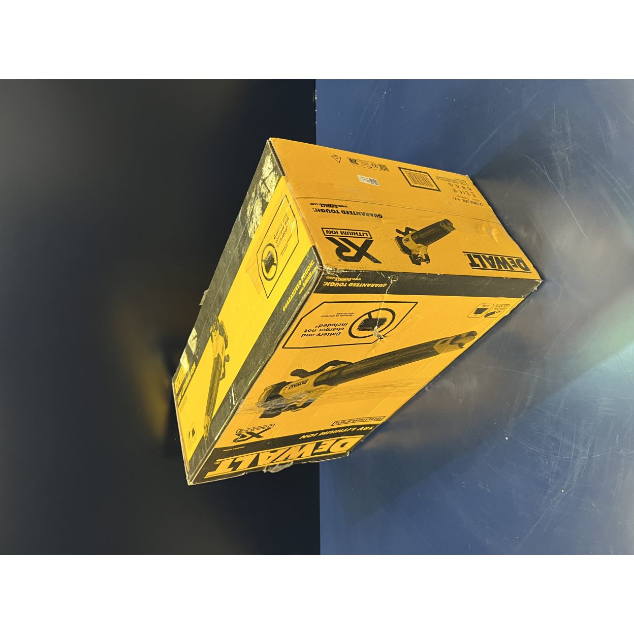 Аккумуляторная воздуходувка DEWALT DCMBL562N, 18 В, 764 м³/ч, без АКБ и ЗУ (УЦЕНЕННЫЙ ТОВАР) (DCMBL562N-XJ/U)