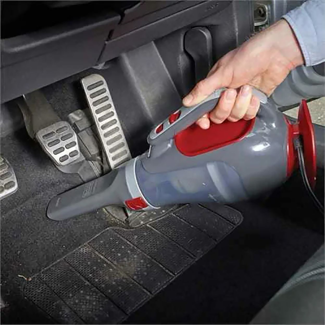 Автомобильный пылесос Dustbuster с набором аксессуаров BLACK+DECKER ADV1200