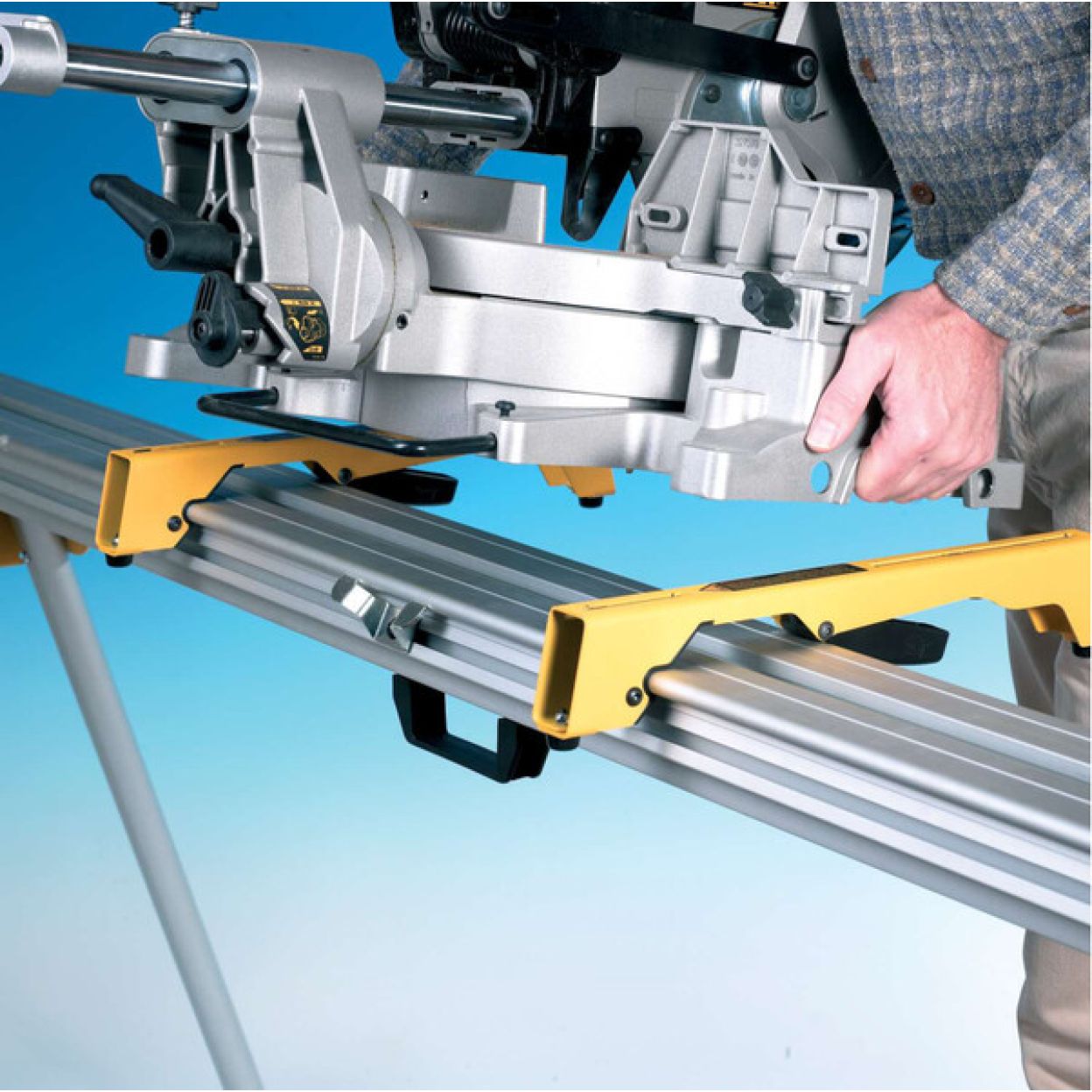 Универсальная подставка (стол) DEWALT DE7023, для торцовочных пил DW701/702/703