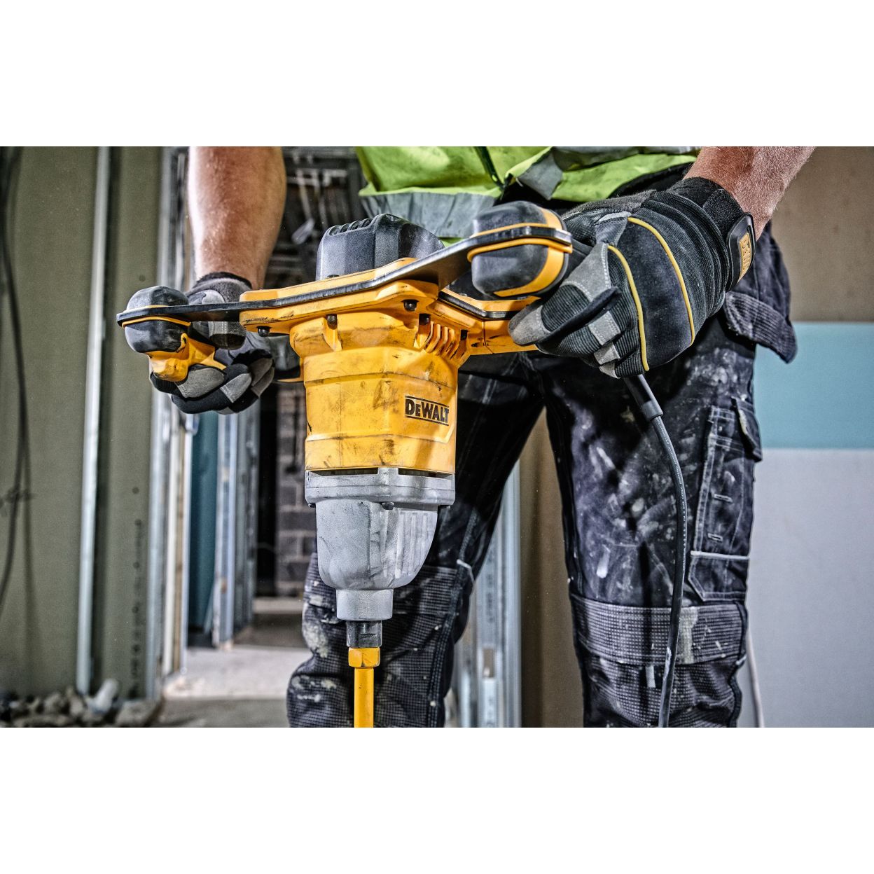 Дрель-миксер DEWALT DWD241, 1800 Вт, 725 об/мин (DWD241-QS)