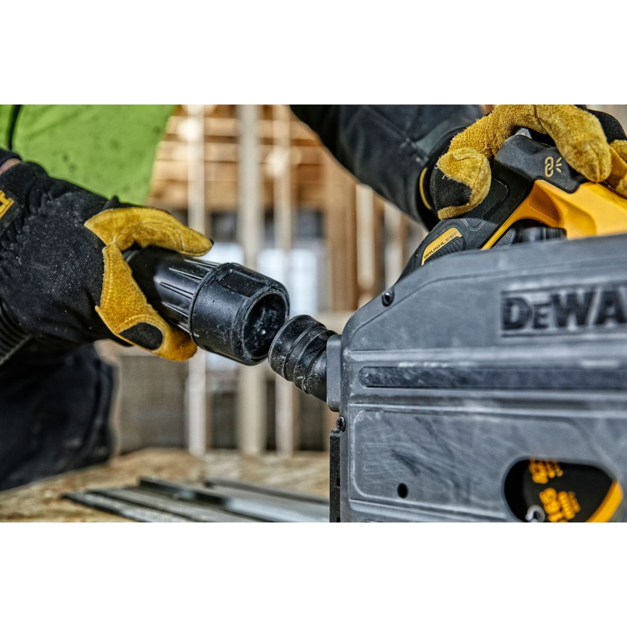 Аккумуляторная дисковая пила DEWALT DCS520NT, 54 В, 165 мм, 4200 об/мин, без АКБ и ЗУ (DCS520NT-XJ)