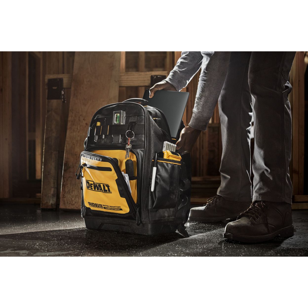 Рюкзак DEWALT DWST60102-1