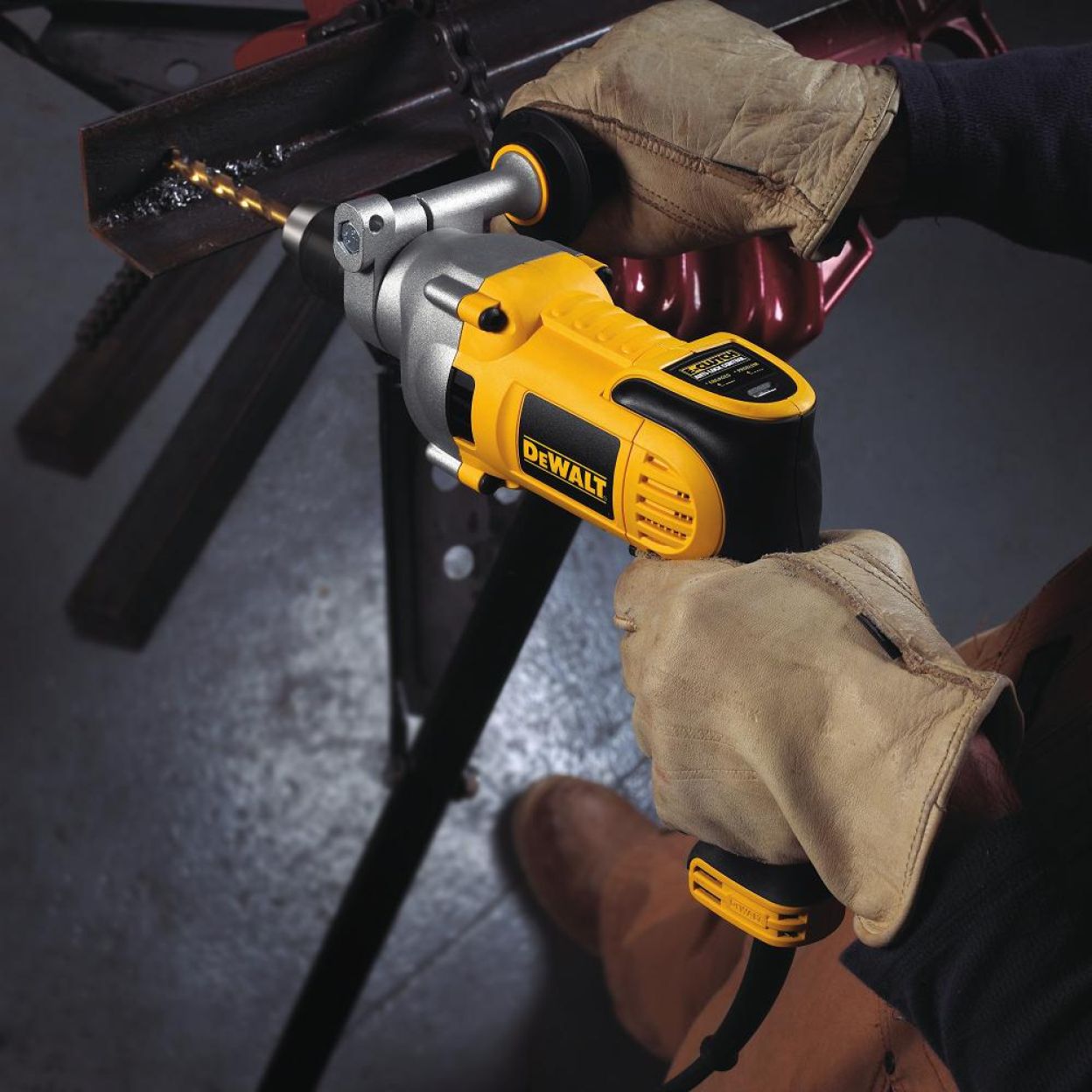 Ударная дрель DEWALT DWD522KS, 950 Вт, 3500 об/мин, 56000 уд/мин, в кейсе (DWD522KS-QS)