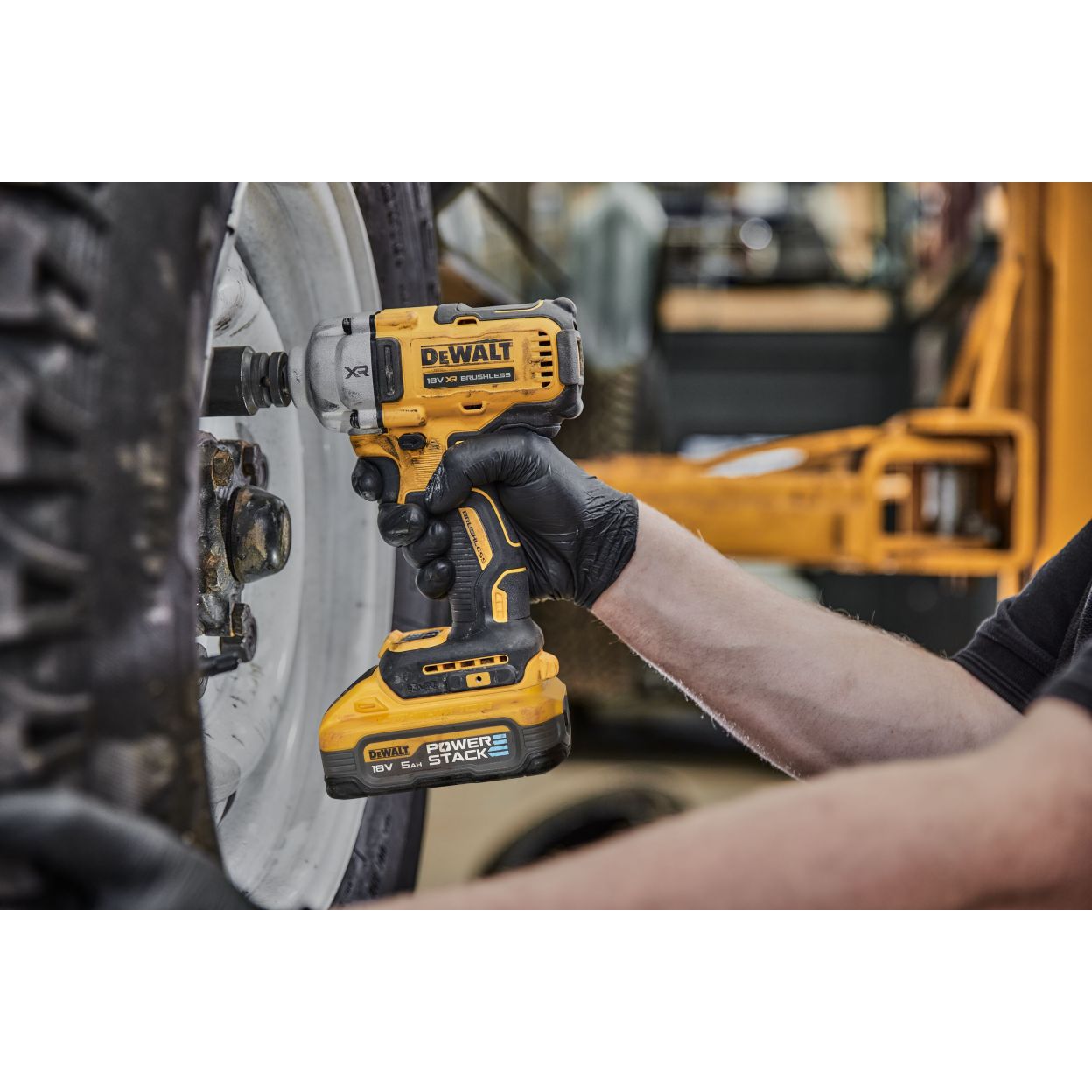 Аккумуляторный гайковерт DEWALT DCF891N, 18 В, 1084 Нм, 3250 уд/мин, без АКБ и ЗУ (DCF891N-XJ)