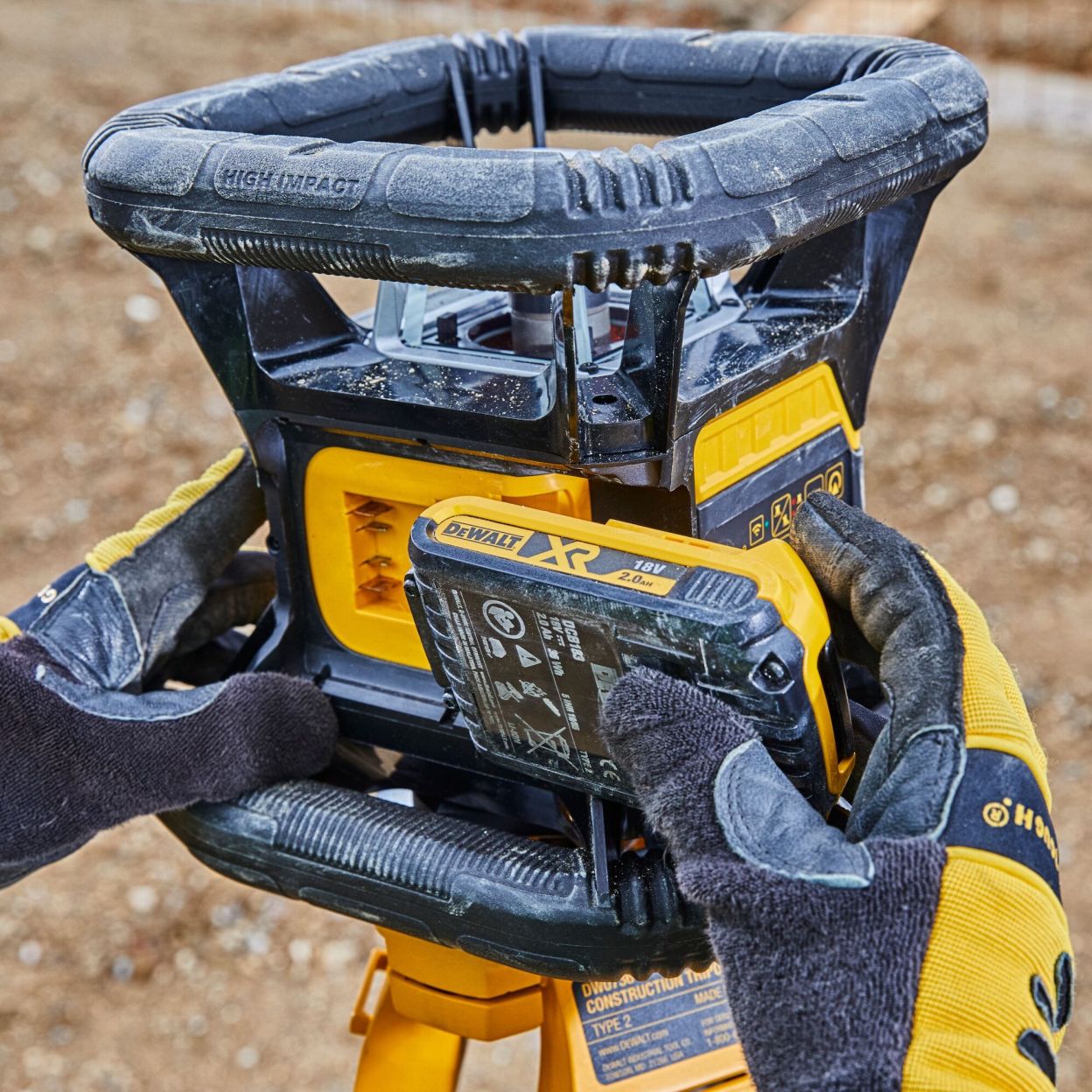 Аккумуляторный лазерный нивелир DEWALT DCE080D1RS, 18 В, красный луч, 60 м, с АКБ 2 Ач и ЗУ, в кейсе TSTAK (DCE080D1RS-QW)