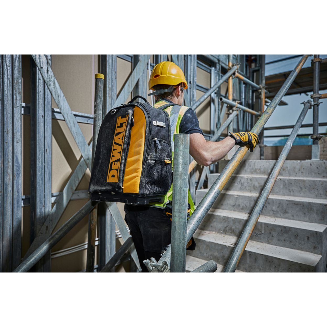 Рюкзак для инструмента DEWALT DWST81690-1, 40 литров