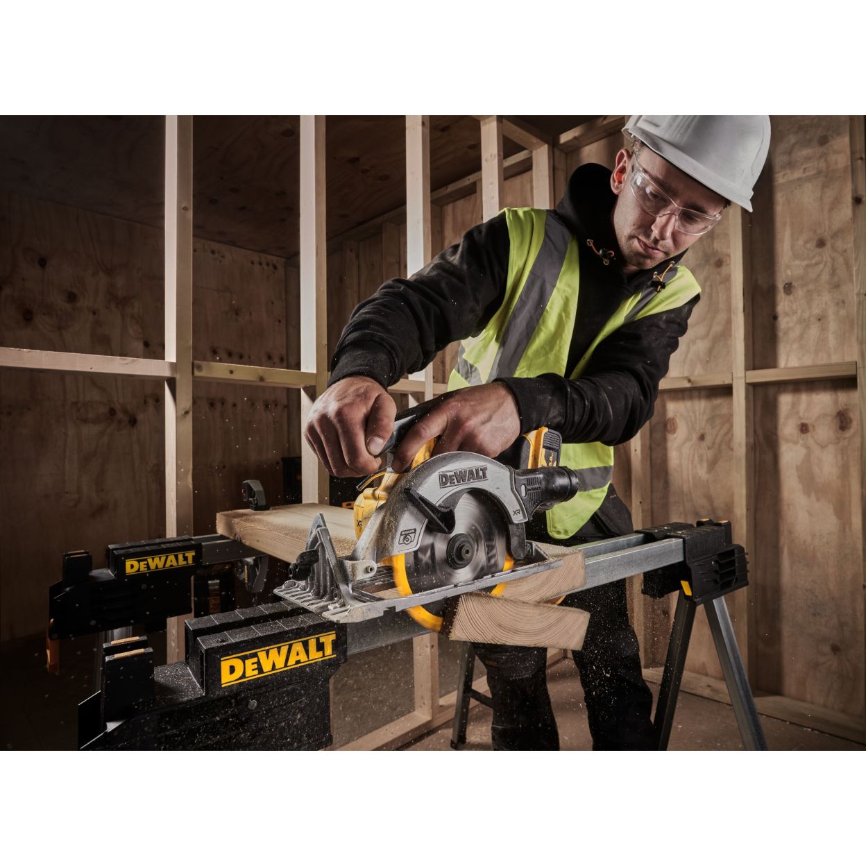 Аккумуляторная дисковая пила DEWALT DCS565P1, 18 В, 165 мм, 4950 об/мин, с АКБ 5 Ач и ЗУ (DCS565P1N-XJ)