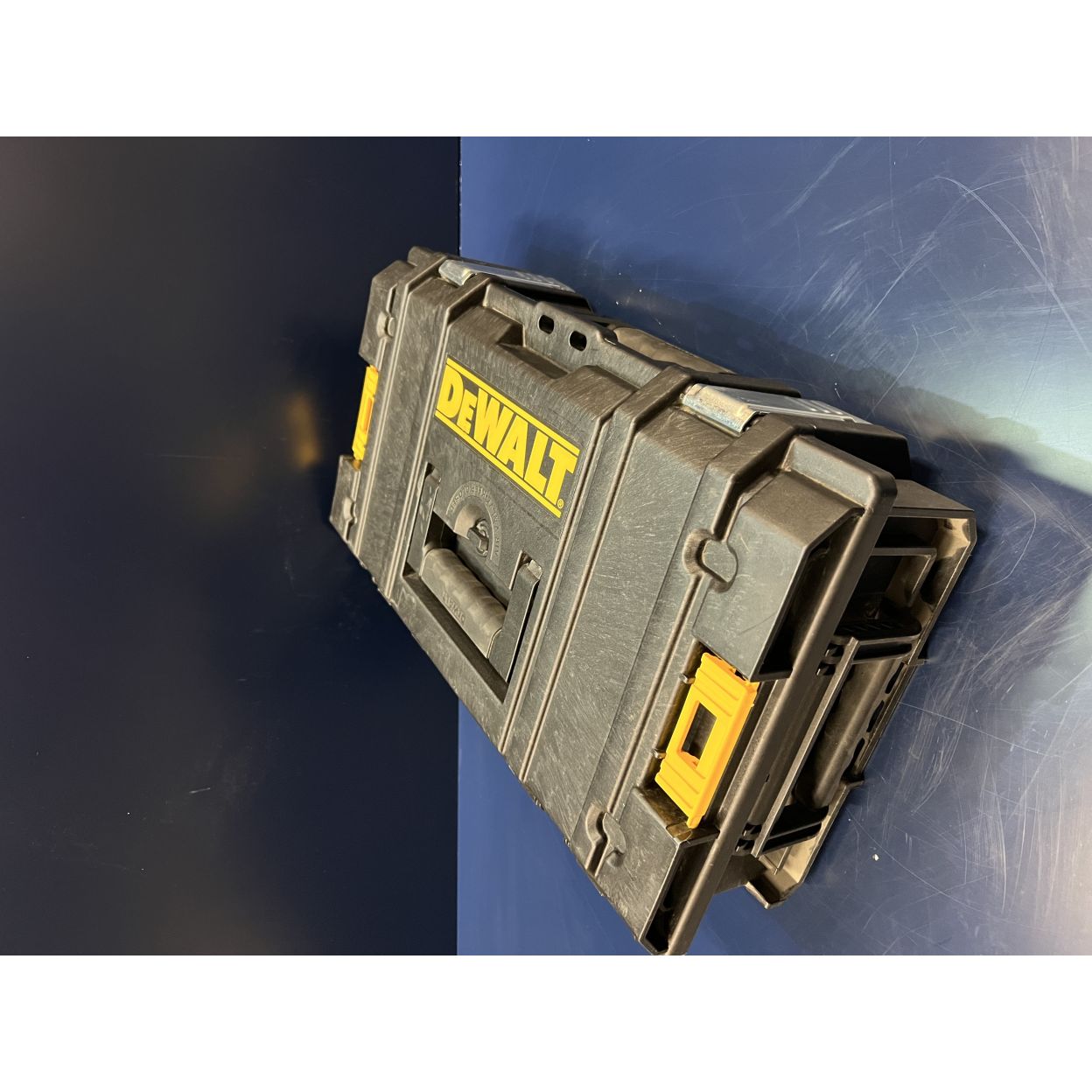 Ящик для инструмента DEWALT TOUGHSYSTEM DS150 (УЦЕНЕННЫЙ ТОВАР) (1-70-321/U)