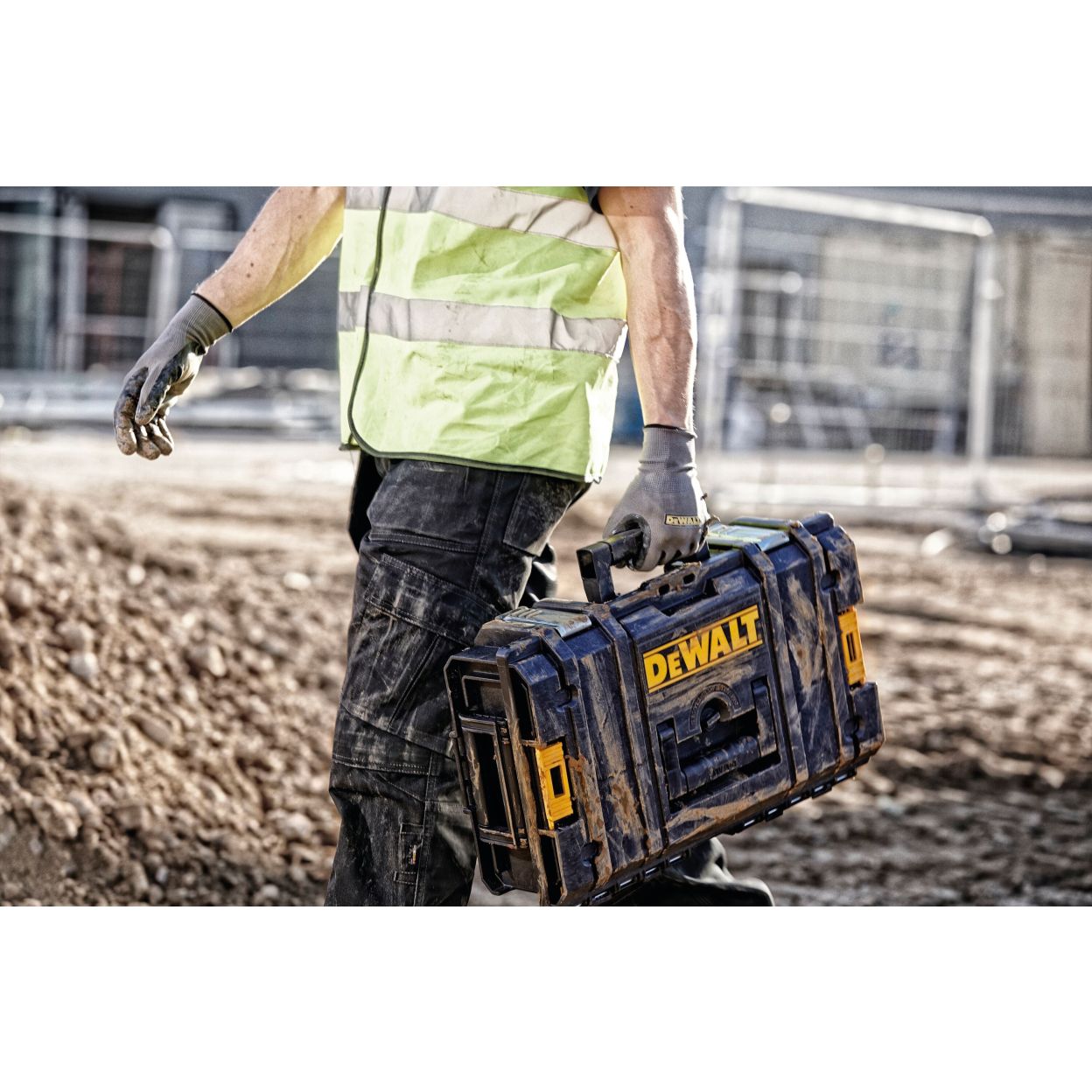 Ящик для инструмента DEWALT TOUGHSYSTEM DS150 (УЦЕНЕННЫЙ ТОВАР) (1-70-321/U)