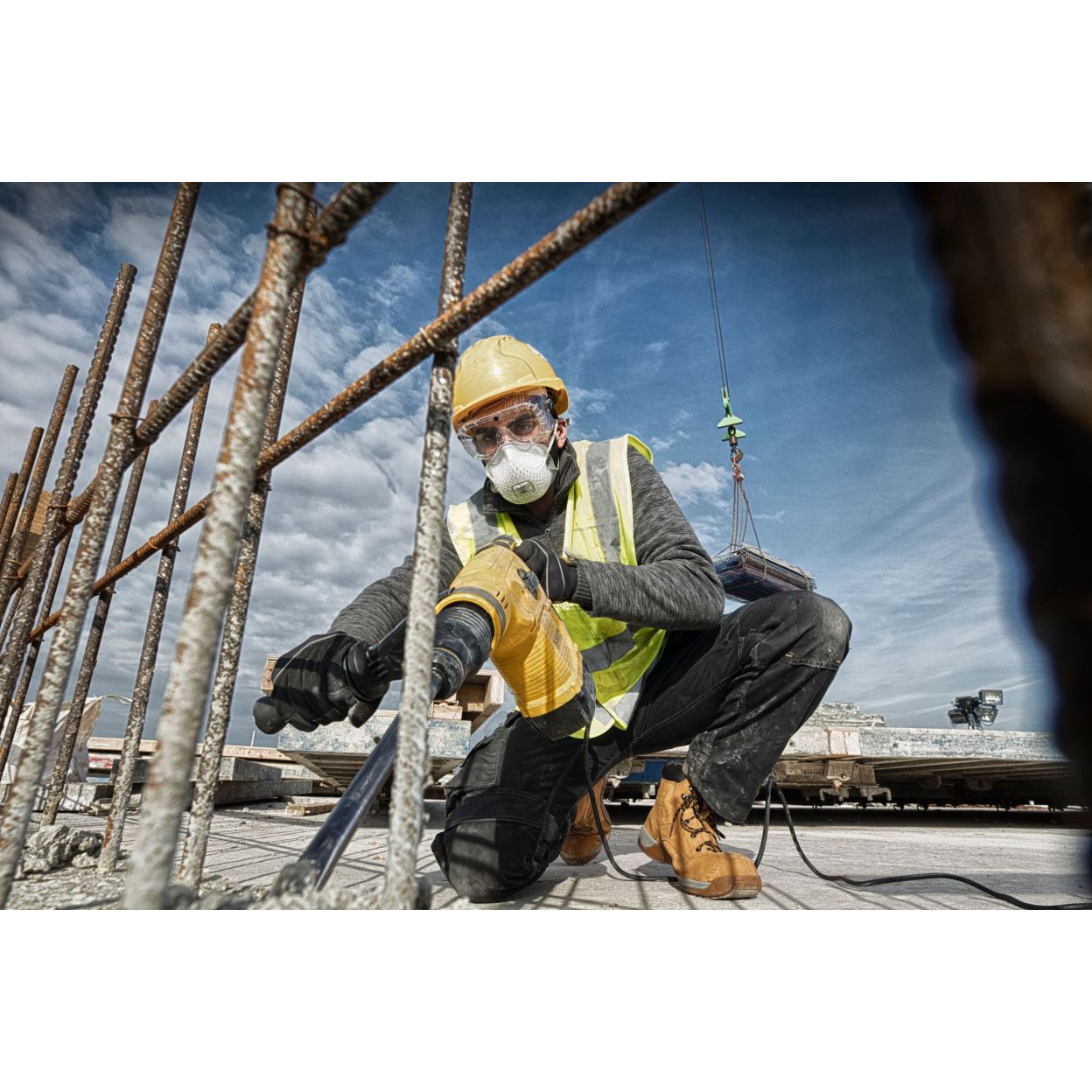 Перфоратор DEWALT D25481K, 1050 Вт, 6.1 Дж, 3150 уд/мин, в кейсе (D25481K-QS)