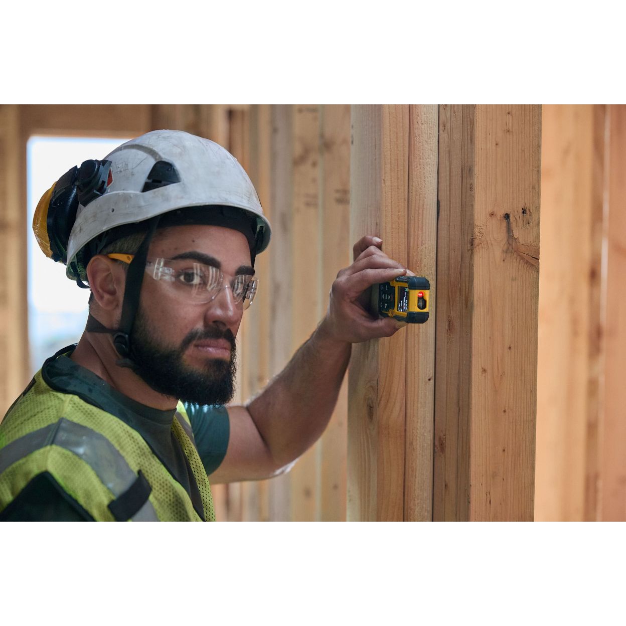 Лазерный дальномер DEWALT DWHT77200, на батарейках, 60 м