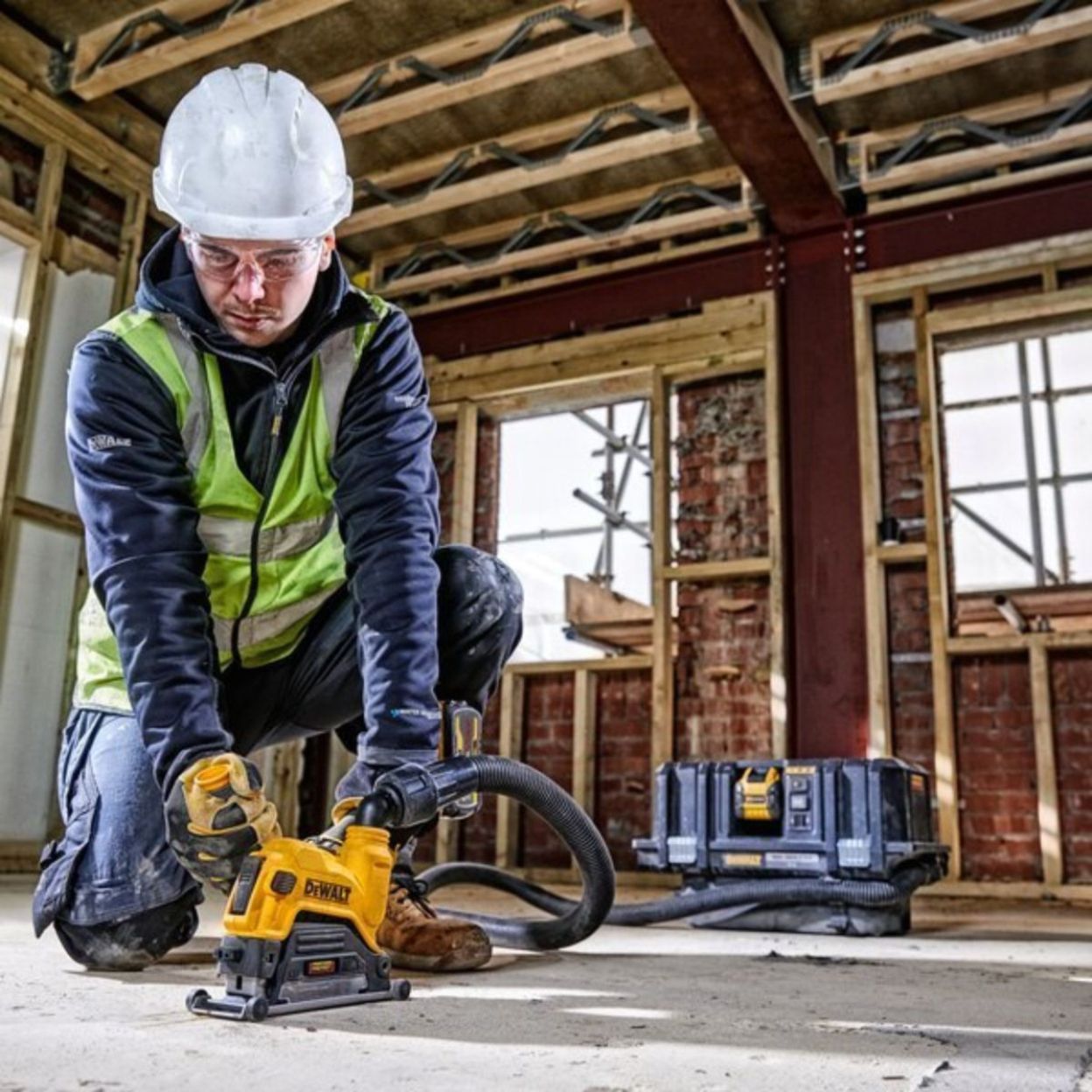 Штроборез DEWALT DWE46107, 1400 Вт, 125 мм, 11500 об/мин (DWE46107-QS)