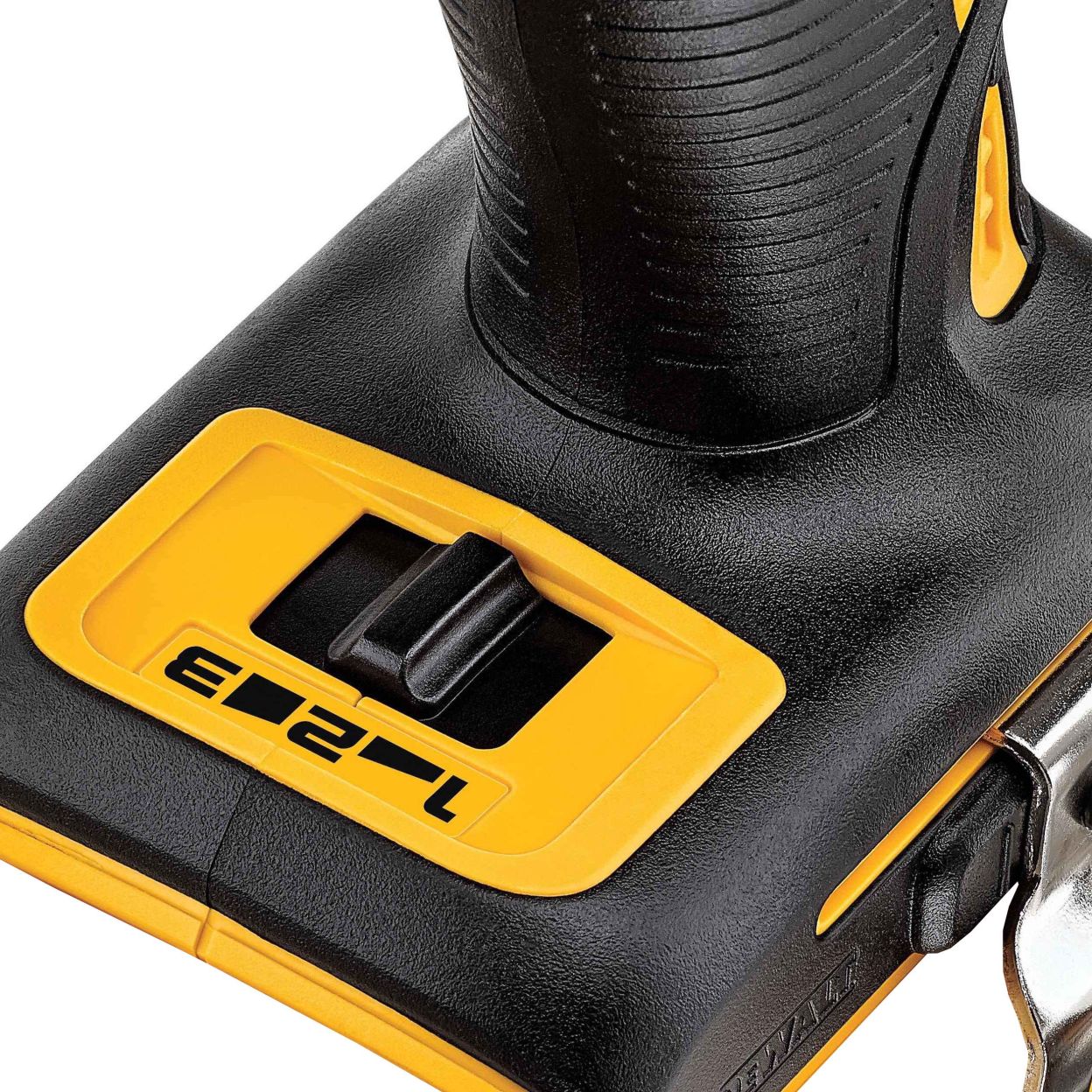 Аккумуляторный шуруповерт DEWALT DCF887M1, 18 В, 205 Нм, 3800 уд/мин, с АКБ 4 Ач и ЗУ, в кейсе TSTAK