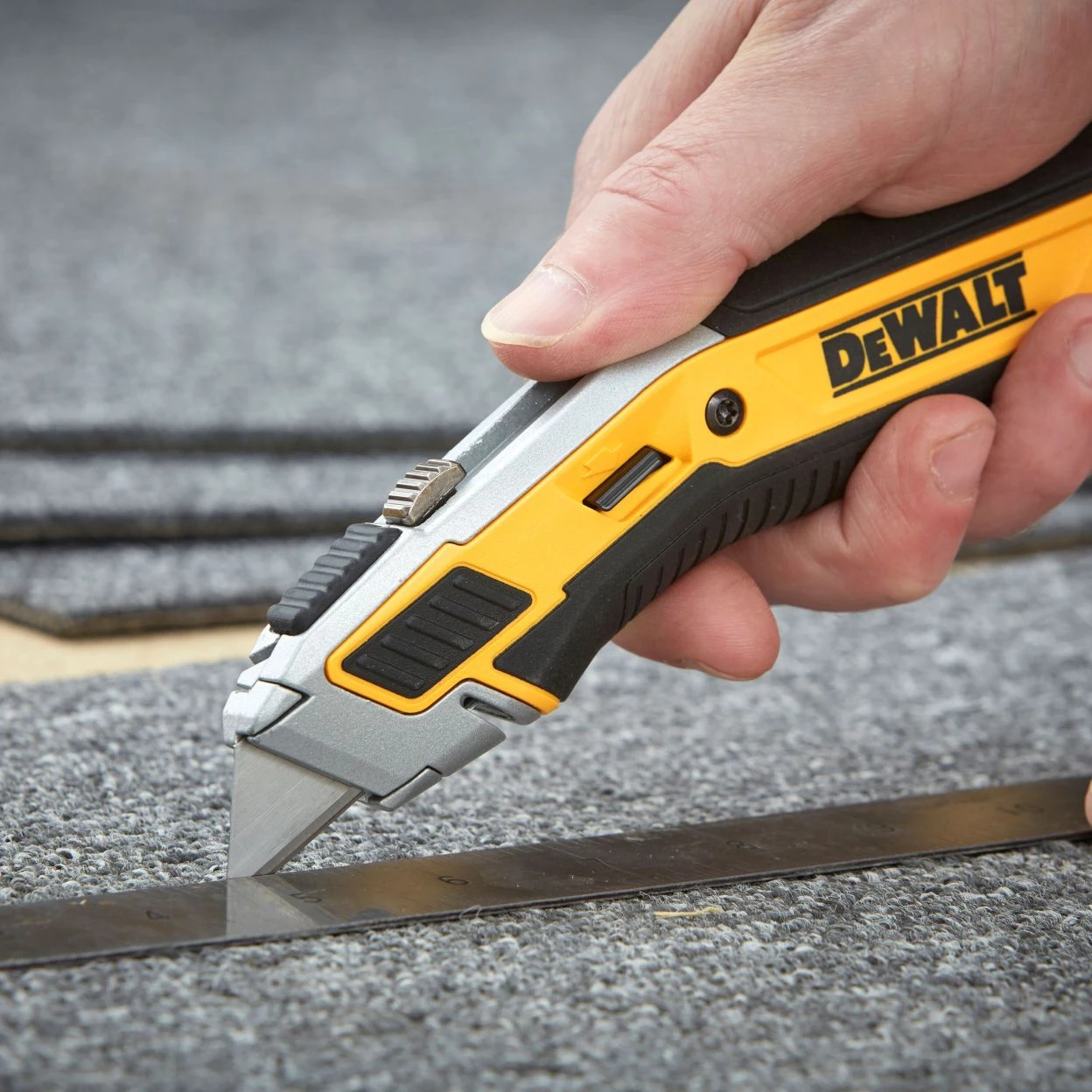 Dプライス Купить DEWALT DWHT0-11131 лезвие для ножа, трапециевидное, 61х18