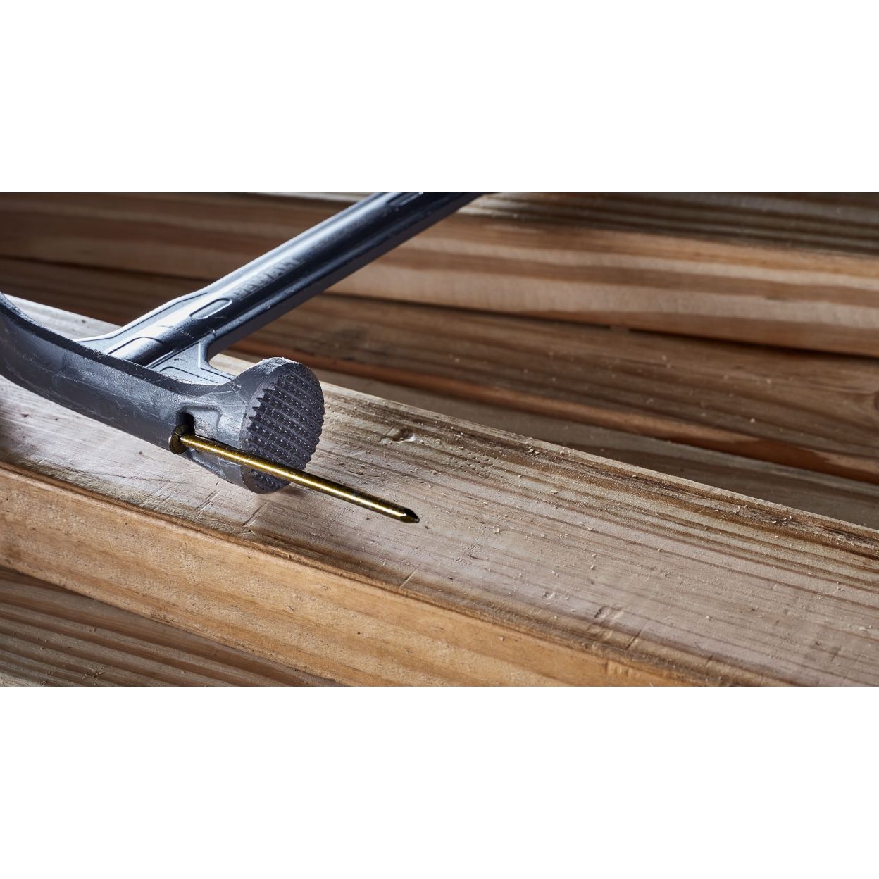 Молоток с прямым заострённым гвоздодёром DEWALT TOUGHSERIES, облегчённый, 340 г (DWHT51135-0)