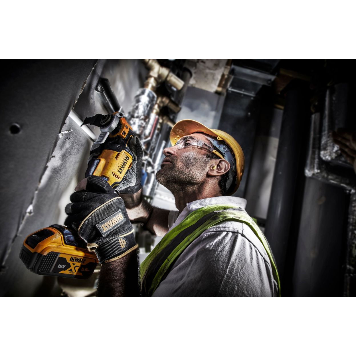 Аккумуляторный реноватор DEWALT DCS356NT, 18 В, 20000 кол/мин, без АКБ и ЗУ, в кейсе TSTAK (DCS356NDWST1-70703)