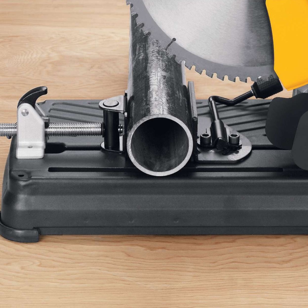 Монтажная пила DEWALT DW872, 2200 Вт, 355 мм, 1300 об/мин (DW872-QS)