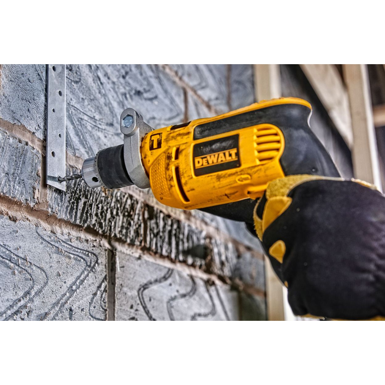 Ударная дрель DEWALT DWD024K, 650 Вт, 2800 об/мин, 47600 уд/мин, в кейсе (DWD024K-QS)
