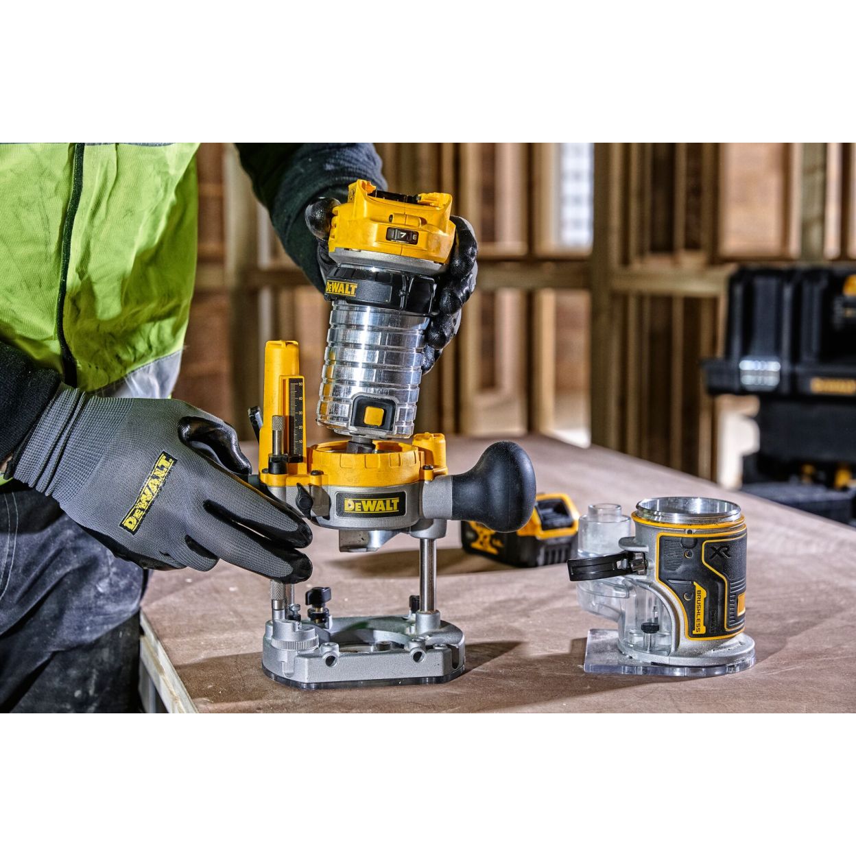 Аккумуляторный вертикальный фрезер DEWALT DCW604NT, 18 В, 25500 об/мин, 55 мм, без АКБ и ЗУ, в кейсе TSTAK (DCW604NT-XJ)