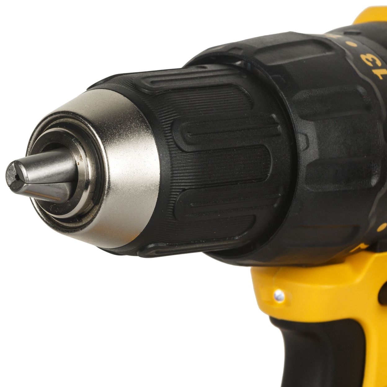 Аккумуляторная дрель-шуруповерт DEWALT DCD777M2T, 18 В, 1750 об/мин, с 2 АКБ 4 Ач и ЗУ, в кейсе TSTAK (DCD777M2T-QW)