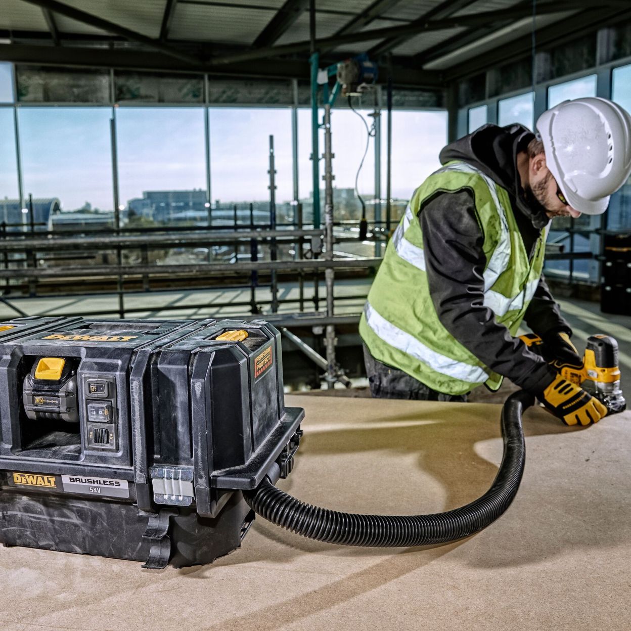 Аккумуляторный строительный пылесос DEWALT DCV586MT2, 54 В, 11 л, с 2 АКБ 2 Ач и ЗУ (DCV586MT2-QW)