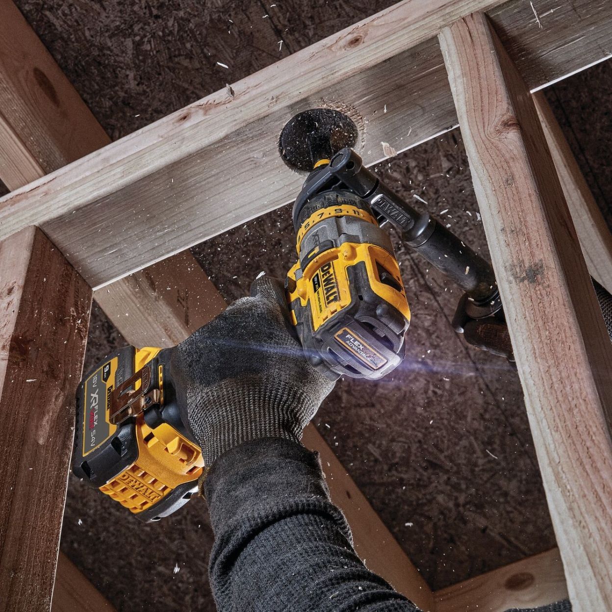 Аккумуляторный набор DEWALT DCK2052H1E1T: дрель-шуруповерт DCD999 + шуруповерт DCF850, с 2 АКБ 1.7 и 5 Ач и ЗУ, в кейсе TSTAK